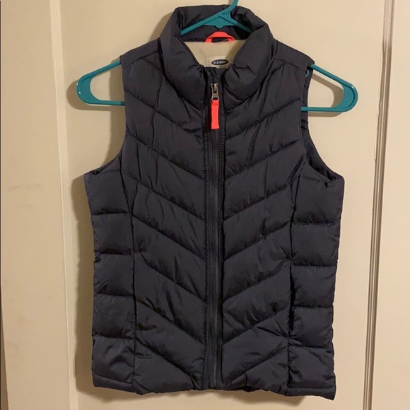 💥HOST PICK💥 11/11/20 Old Navy Girl’s Vest🥳🥳🥳 - Picture 1 of 5